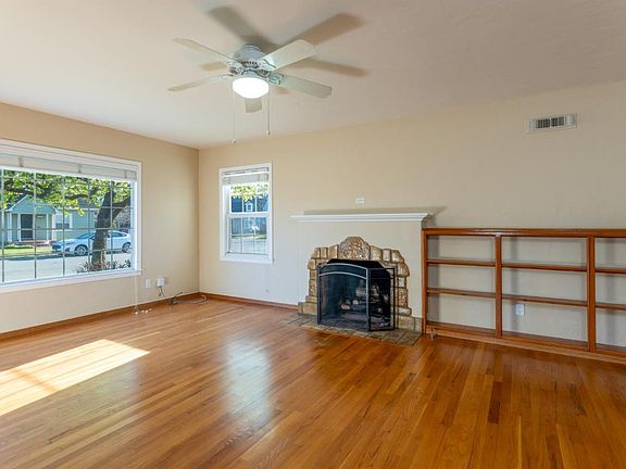 5th image of 1141 Pascoe Ave