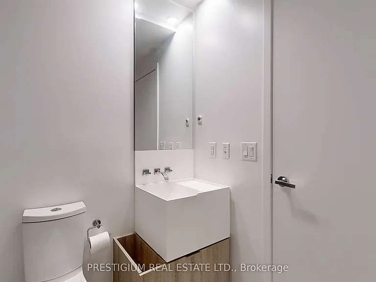 1 Bloor St E #4204 — Photo 27