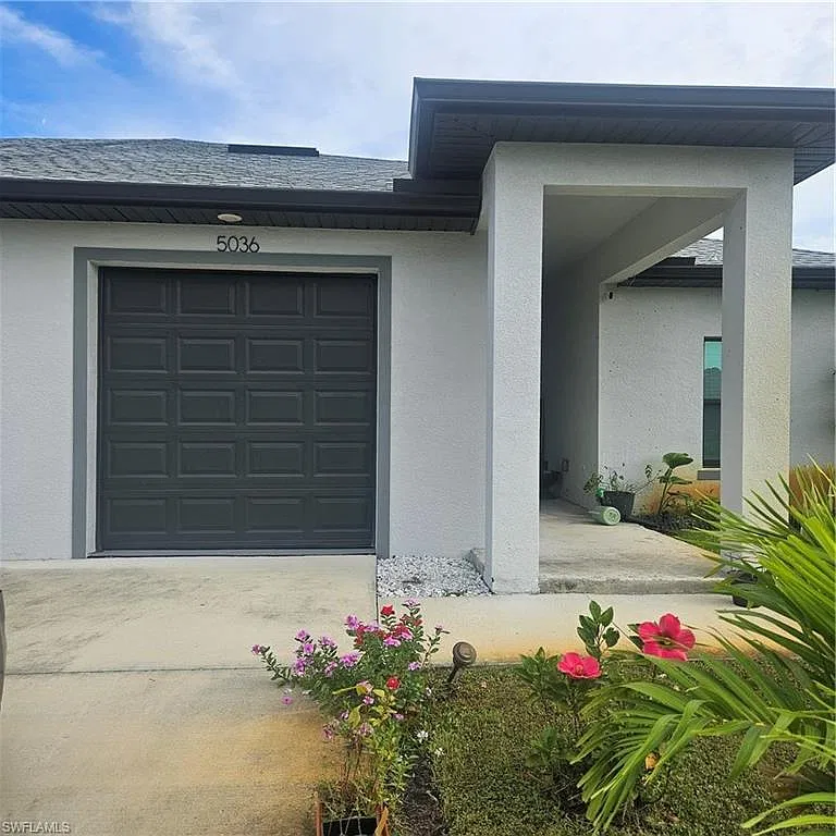 3 bed, 2.0 bath, 2394 sqft, $1,750 — Photo 1