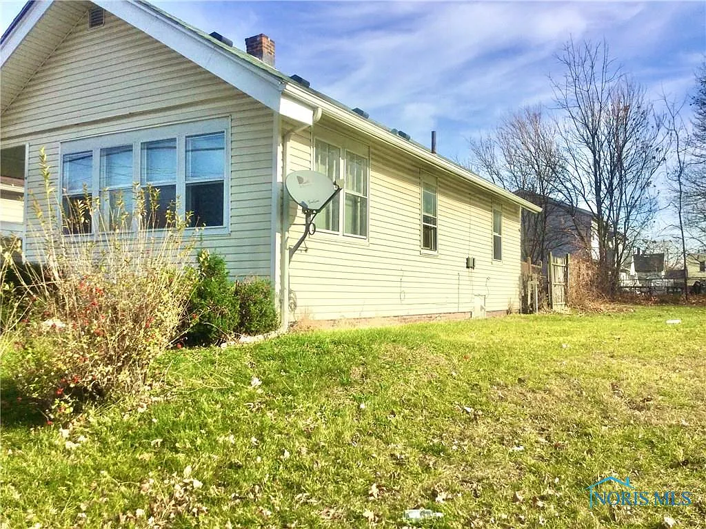 405 Spencer St photo 1