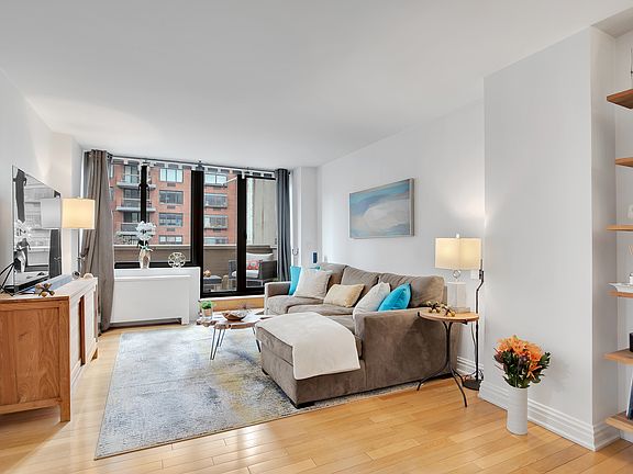4th image of 1438 3rd Ave APT 2E