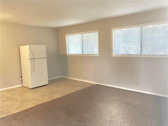 3rd image of 303 Cooner St APT C