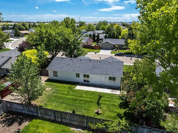 7842 Arlington Dr, Nampa, ID 83687
