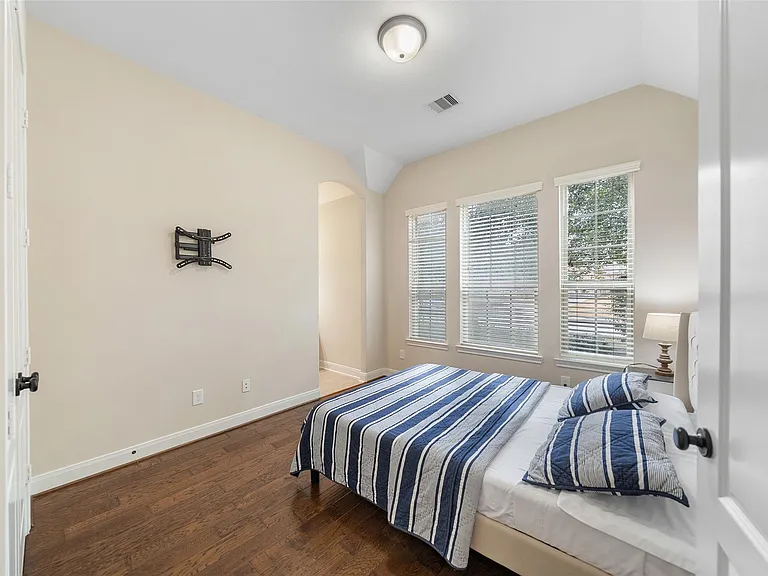 34 Danby Pl — Photo 6