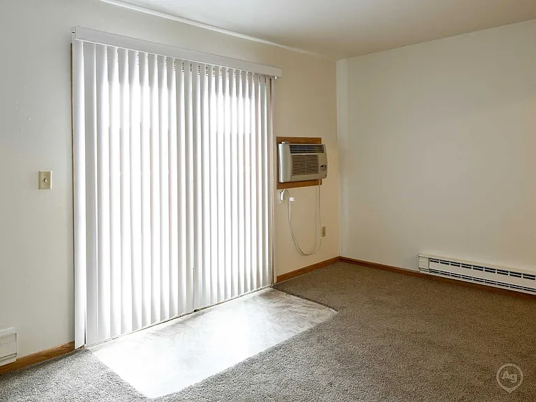 Desoto Apartments — Photo 6