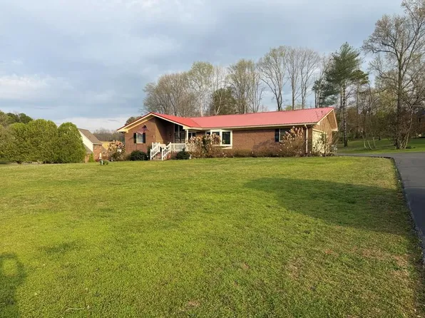 504 Winding Ln, Sparta, TN 38583