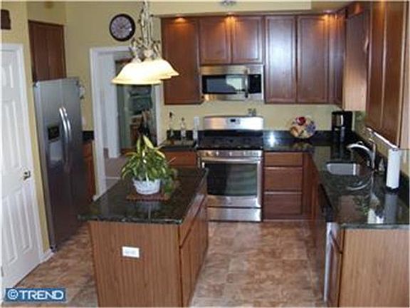 4th image of 122 E Cedarwood Dr