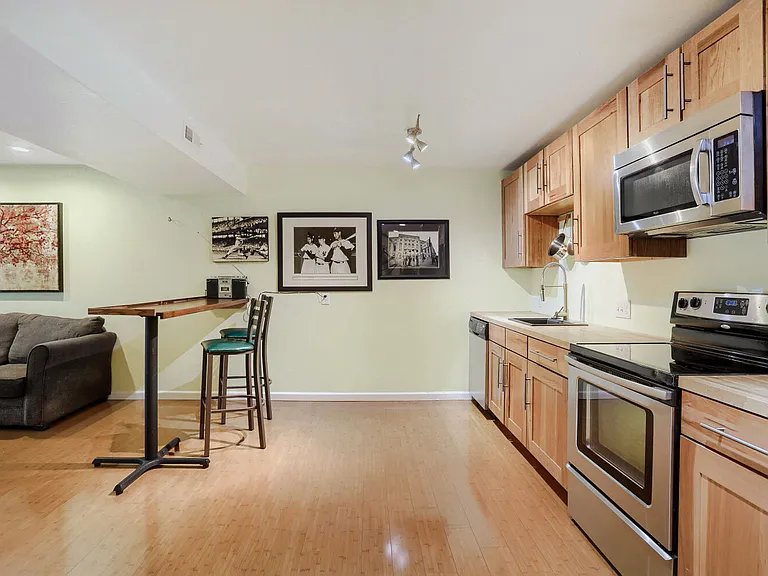 1611 Garfield Ave #12 — Photo 1