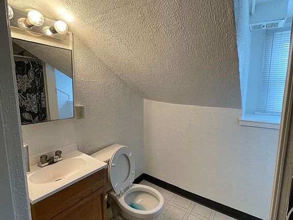 4th image of 603 W Maumee St #106.5