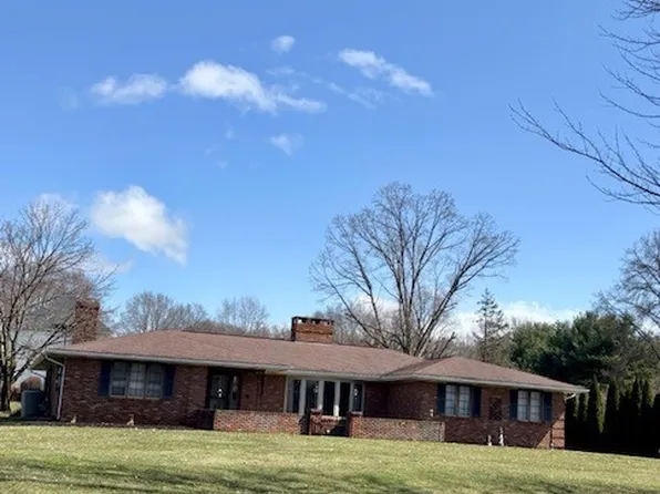 352 Lake Dr, Dalton, OH 44618