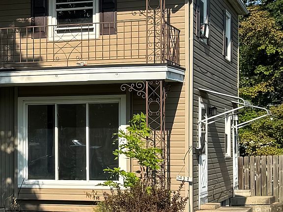 2nd image of 1411 N Main Ave