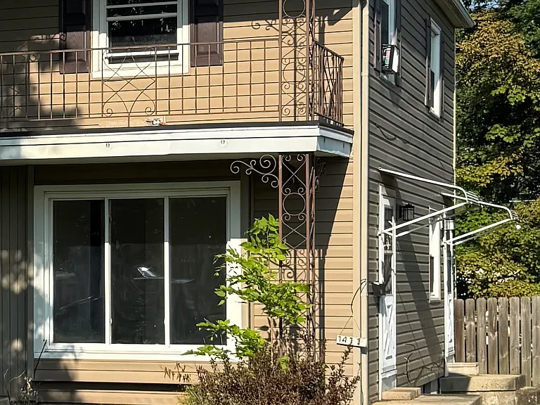 1411 N Main Ave — Photo 2