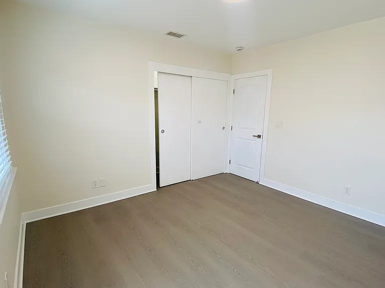 421 S 5th St #1 — Photo 11