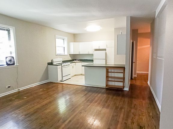 4th image of 1400 W Edgewater Ave #1402-2