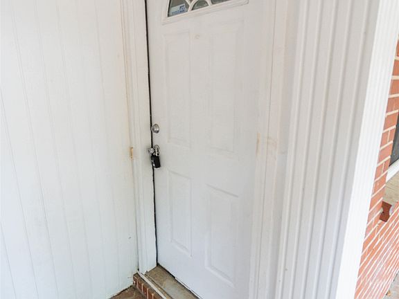5th image of 1814 S Meridian St