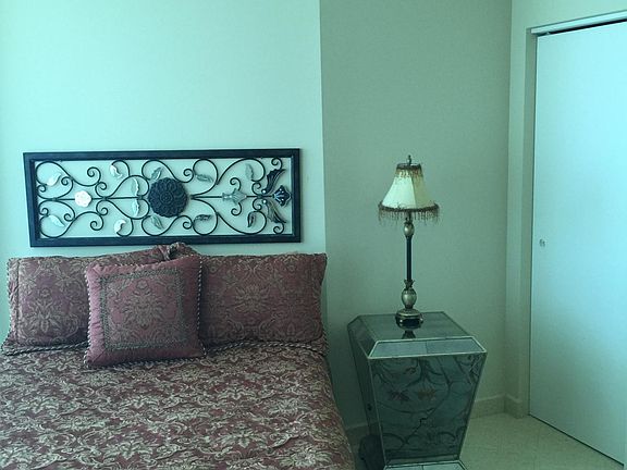 Second bedroom Queen size Bed