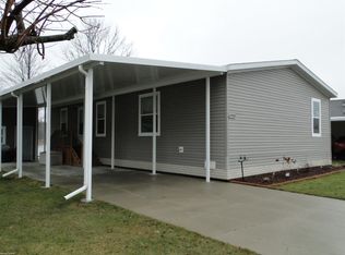 5111 Twin Lakes Dr, Smiths Creek, MI 48074