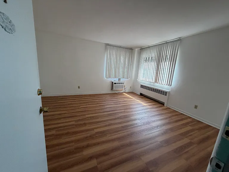 711 Purcell Ave #4 — Photo 4