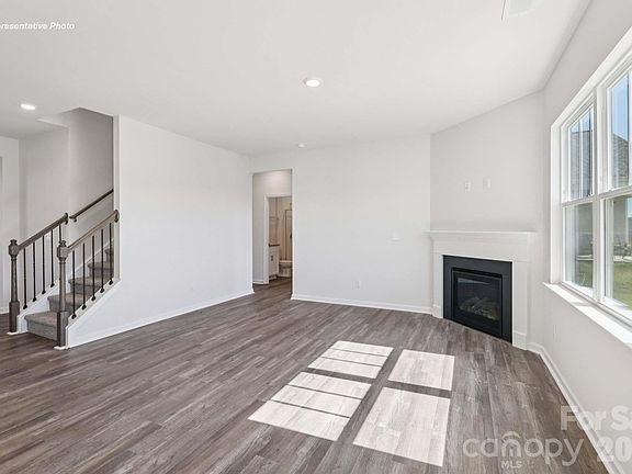 4th image of 5131 Shallow Brook Dr