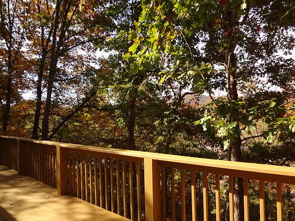 4th image of 34 Mimosa Dr
