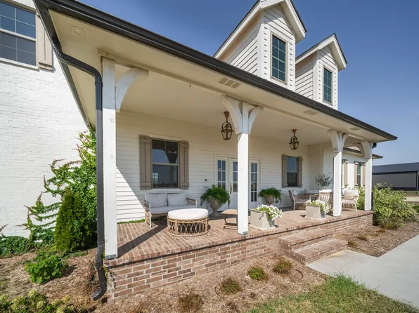 1751 S Bonanza Cir, Garden Plain, KS 67050