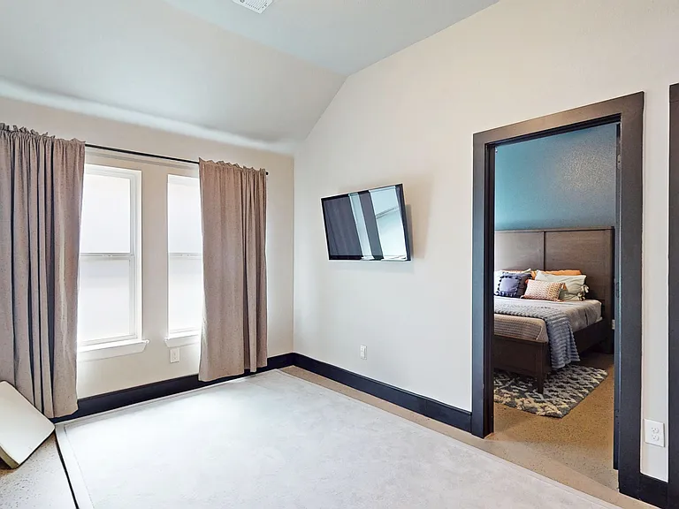 2504 Lazy Dog Ln — Photo 25