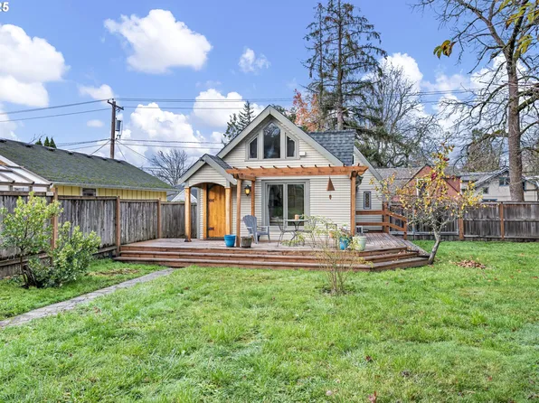 1747 Orchard Aly, Eugene, OR 97403
