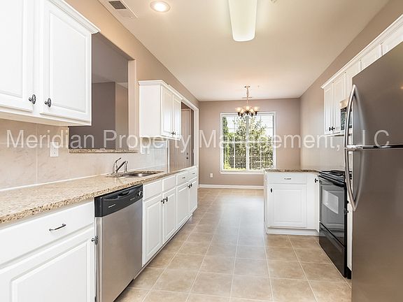 4th image of 8814 Glen Cir