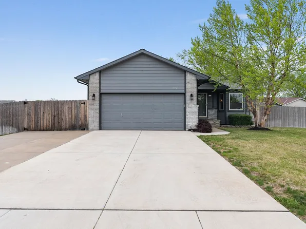 1521 E Sunset Ct, Goddard, KS 67052