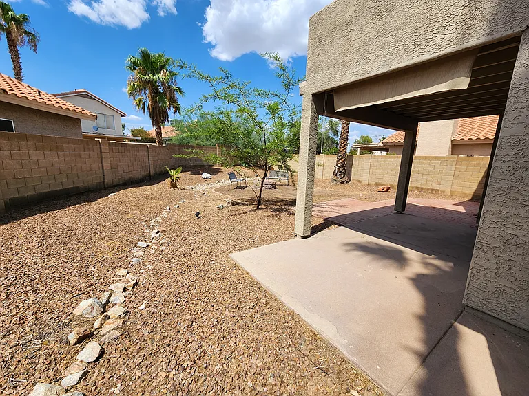 4118 E Woodland Dr — Photo 18