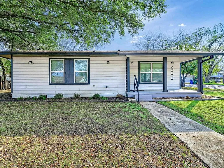 600 N Jordan St — Photo 3