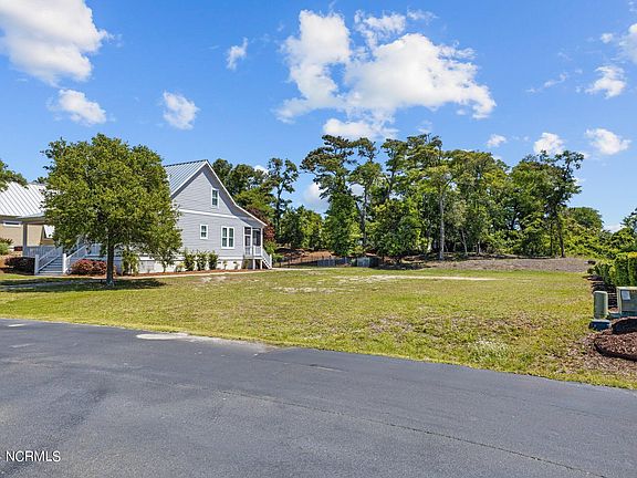 2nd image of 418 Sunrise Court