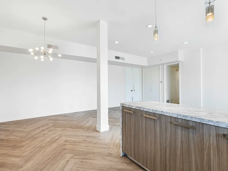 409 Palm — Photo 20