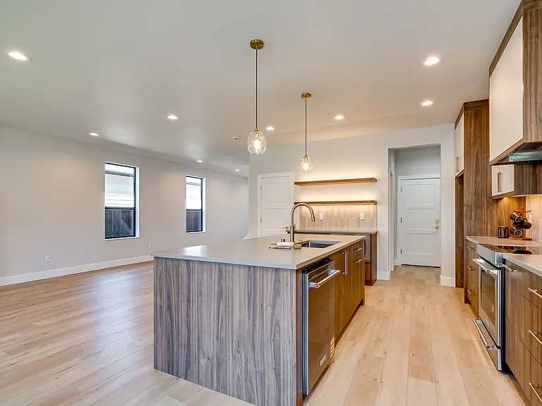 11010 NE 54th Ave — Photo 4