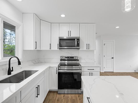 3rd image of 16-2051 Coral Dr