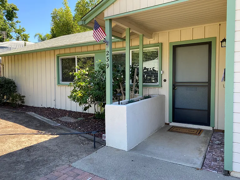 239 Santa Lucia Dr — Photo 31