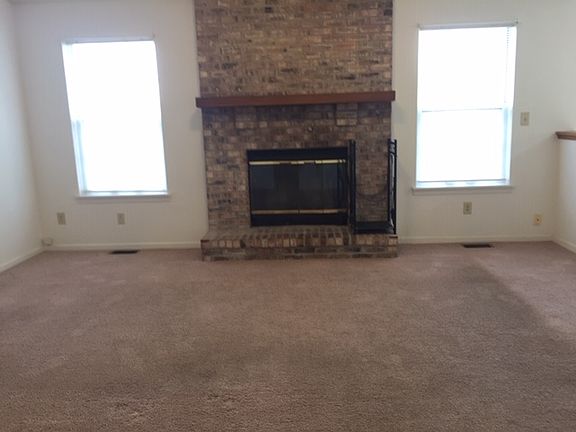 4th image of 1692 Fountain Lake Dr W