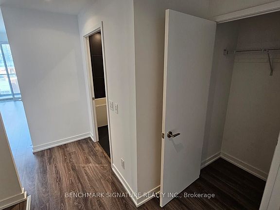 4th image of 20 Edward St #2513