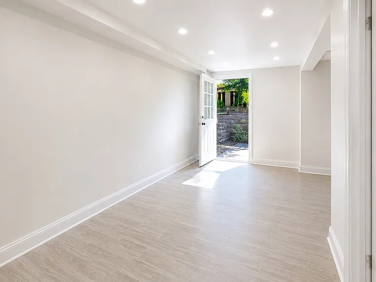 422 Fountain St #1 — Photo 4