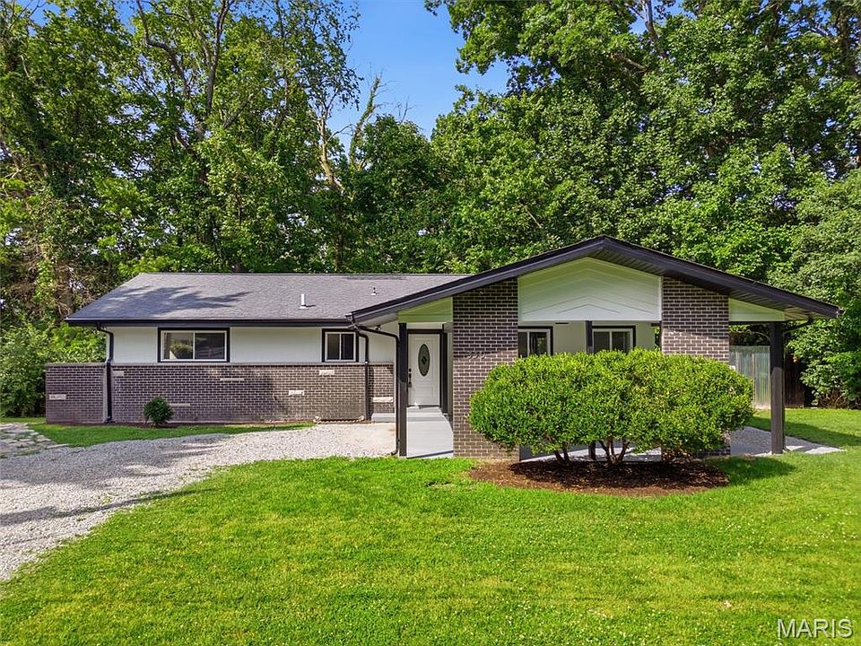 1st image of 330 Hillwood Dr