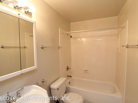 5th image of 2229 McGee Ave