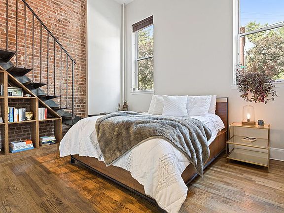 4th image of 348 12th St APT 1R