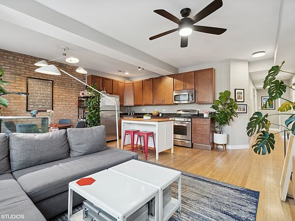 5th image of 4054 N Albany Ave APT 1