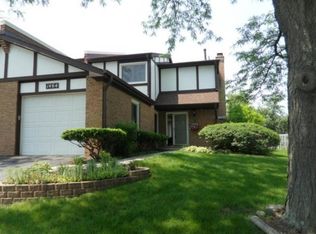 1464 Circle Ct, Elk Grove Village, IL 60007