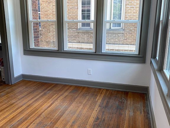 3rd image of 401 E 38th St APT 3