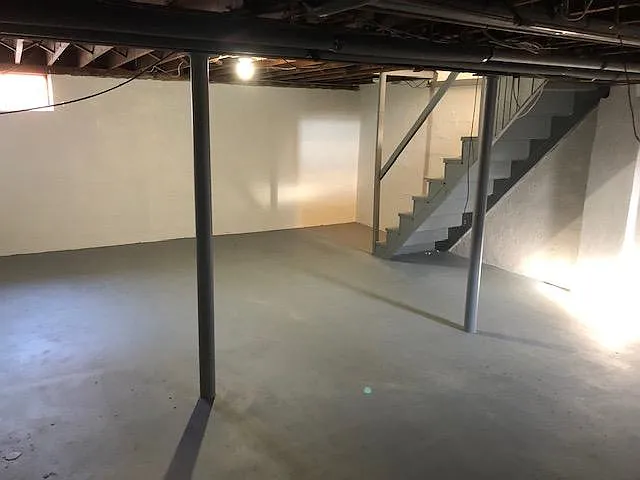 18-34 Benton St — Photo 16