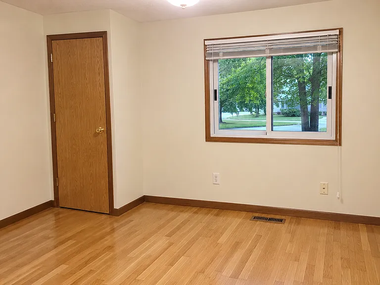 902 Wescott Trl — Photo 4