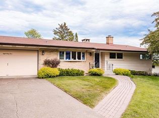 834 Rockview Ct, Duluth, MN 55804