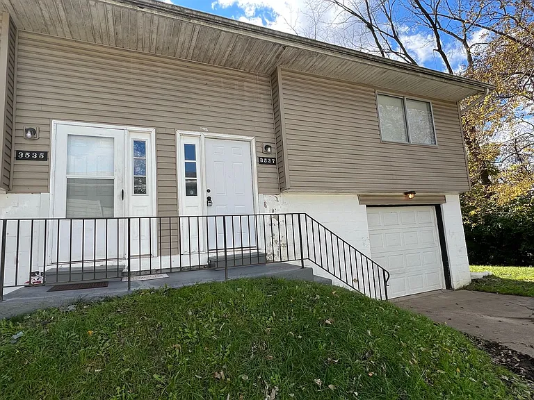 3535-3537 Golden Meadows Ct — Photo 12