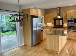 16010 SE 4th St, Bellevue, WA 98008